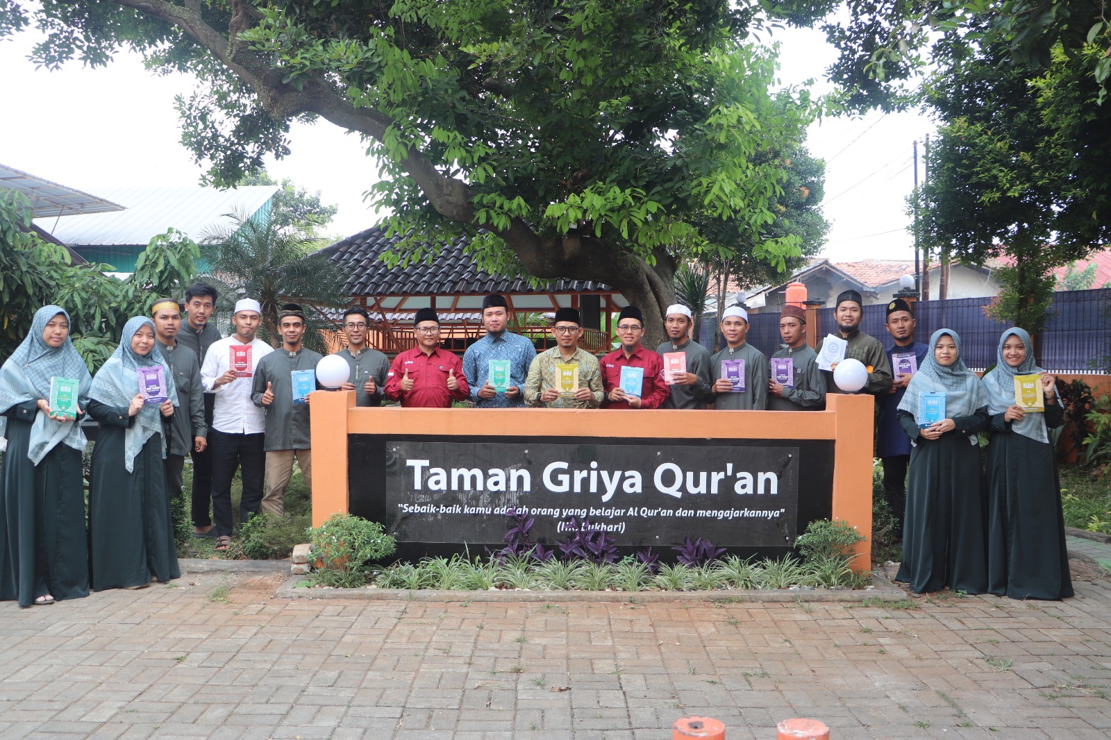 Read more about the article Komitmen Tingkatkan Mutu Pembelajaran, Asatidz Griya Qur’an Ikuti Training Metode ATABA